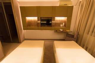 Отель Hotel Orient Braila Брэила Двухместный номер «Премиум» с 2 отдельными кроватями-1